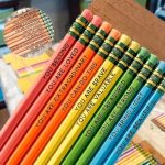 أقلام خشبية بعبارات هادفة